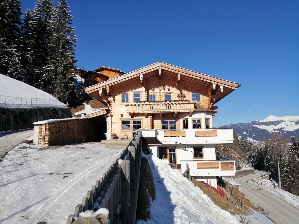Holiday Flat Schoeser, Fuegen ฟือเกนแบร์ก ภายนอก รูปภาพ